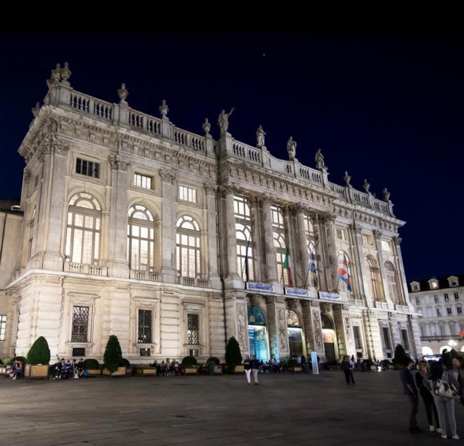 Appartamento Torino Centro Luaran gambar